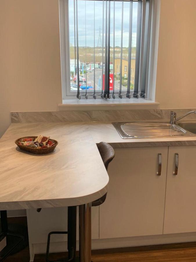 Lakeside 2 Bed Luxury Apartment No Parties No Events Early Check-In Late Check- Out Allowed West Thurrock Kültér fotó