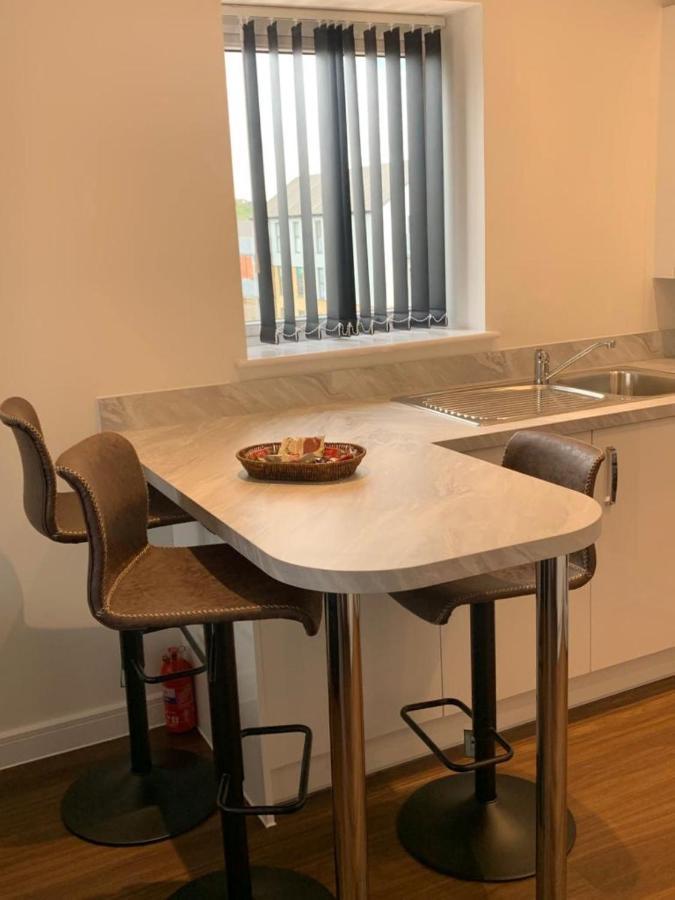Lakeside 2 Bed Luxury Apartment No Parties No Events Early Check-In Late Check- Out Allowed West Thurrock Kültér fotó