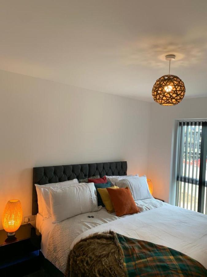 Lakeside 2 Bed Luxury Apartment No Parties No Events Early Check-In Late Check- Out Allowed West Thurrock Kültér fotó