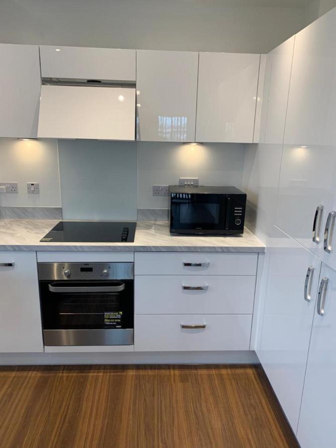 Lakeside 2 Bed Luxury Apartment No Parties No Events Early Check-In Late Check- Out Allowed West Thurrock Kültér fotó