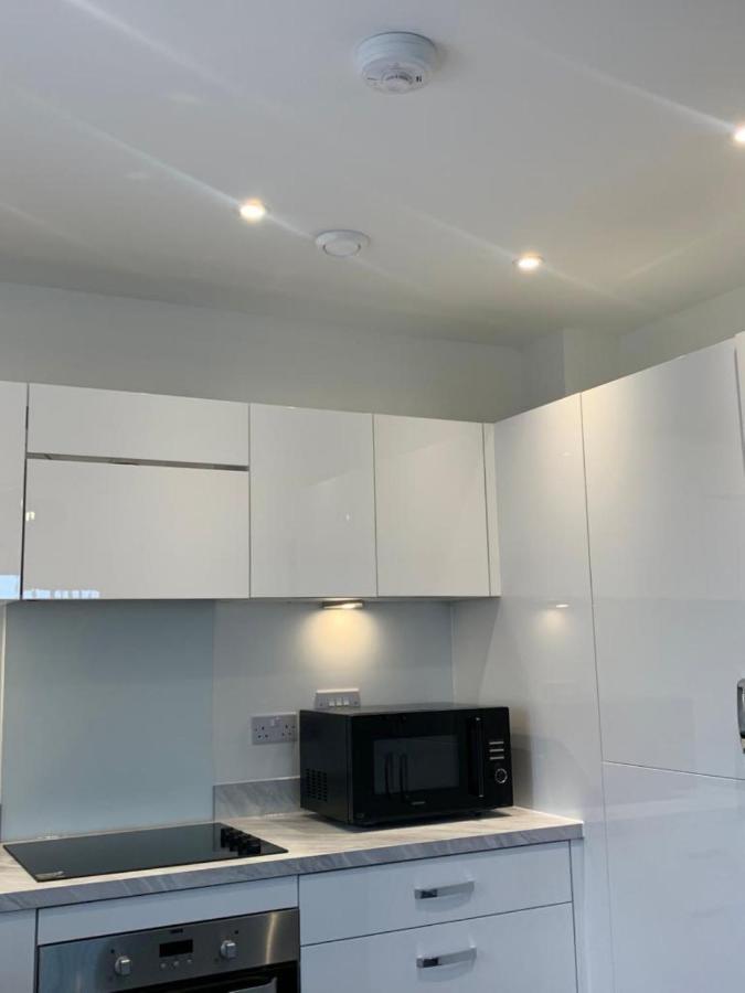 Lakeside 2 Bed Luxury Apartment No Parties No Events Early Check-In Late Check- Out Allowed West Thurrock Kültér fotó
