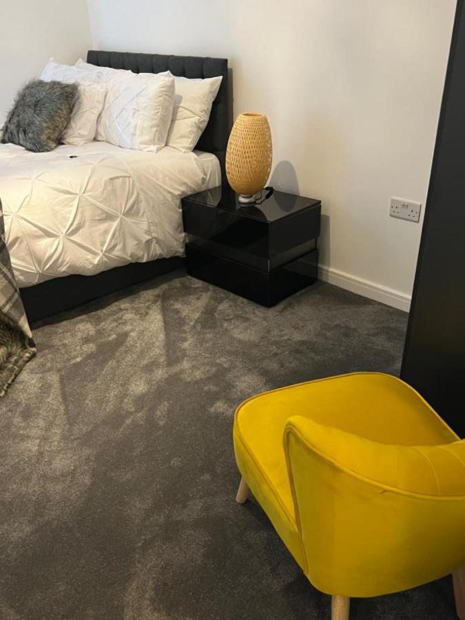 Lakeside 2 Bed Luxury Apartment No Parties No Events Early Check-In Late Check- Out Allowed West Thurrock Kültér fotó